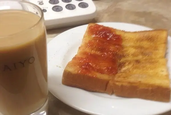 コーヒーとトースト