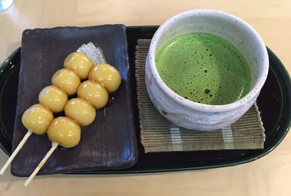 抹茶と大吉だんご