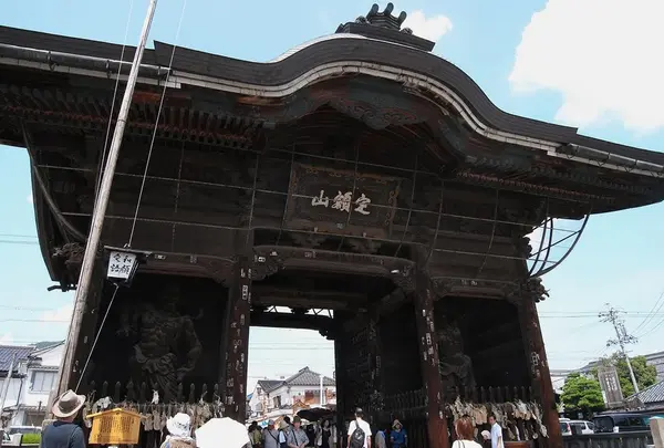 仁王門も立派
