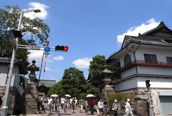 ここから参道スタート