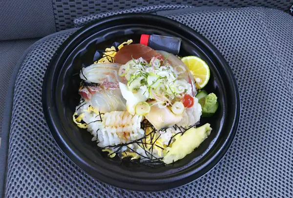 海鮮丼