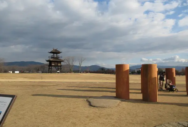 弥生の建物広場