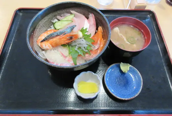 海鮮丼