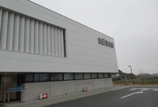 直営店舗、工場見学スペース、ミュージアム