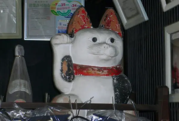 古い招き猫も…！