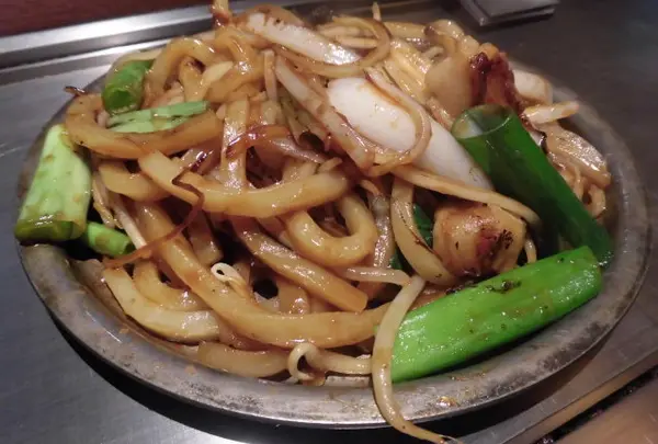 津山名物ホルモン焼きうどん
