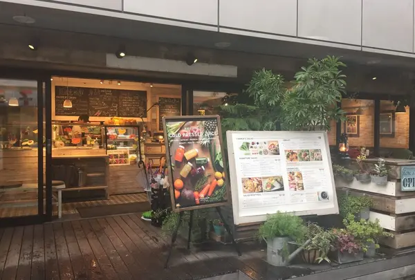 表参道駅から5分ほど。