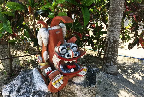 シーサー探しは旅の醍醐味。竹富島で一番小さいシーサーは本当に小さかった！笑 行った際は探してみて。