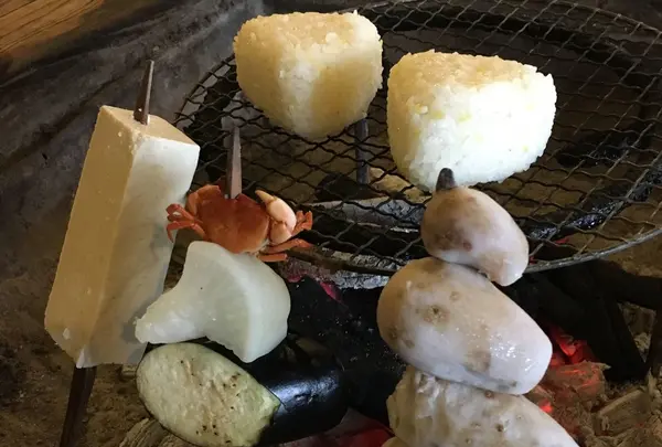 雪と囲炉裏、、お似合い！
