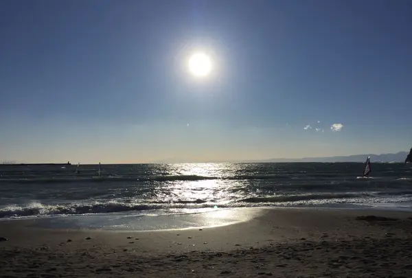 海までも
