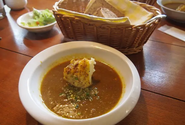 キーマカレーとパン