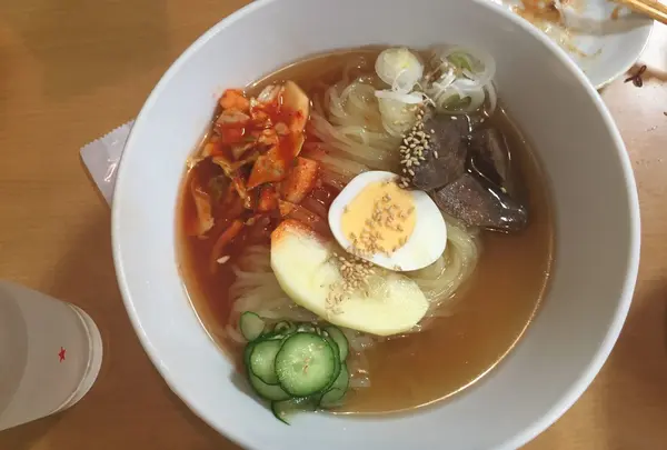 やっぱり締めは冷麺。