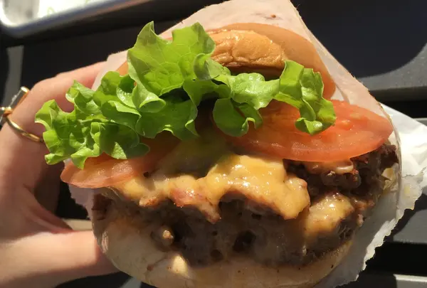 シェイクシャック 外苑いちょう並木店 （SHAKE SHACK）の写真・動画_image_63053
