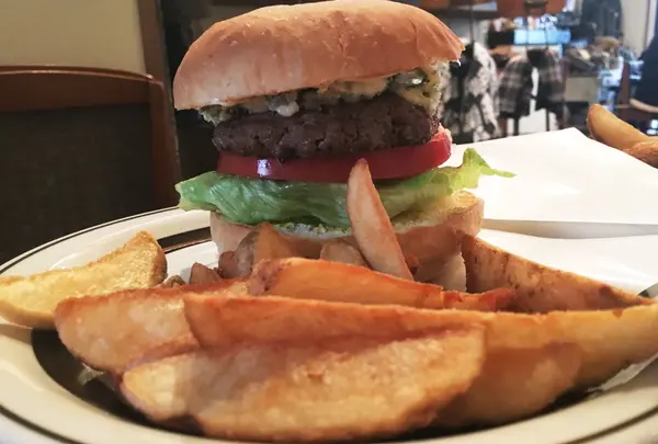 ＣＥＮＴＥＲ４・ＨＡＭＢＵＲＧＥＲＳの写真・動画_image_63238