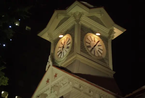 夜の時計台