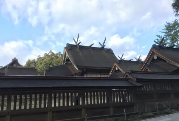 本殿裏手