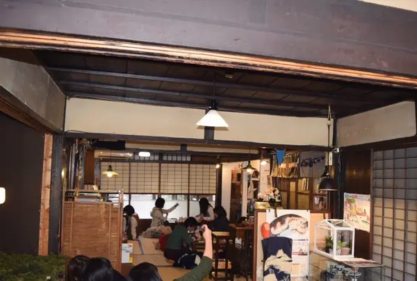 話し声は小さめに
