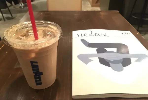 コーヒーを飲んでゆっくり読書