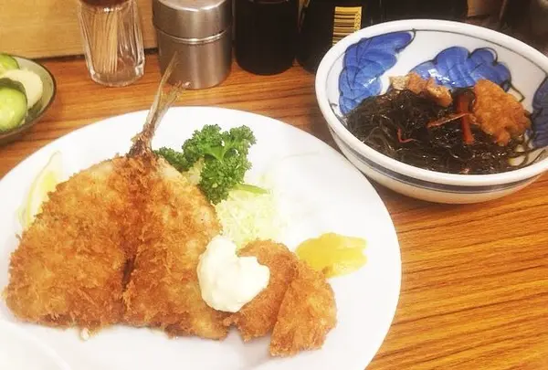 B定食 ¥1100
