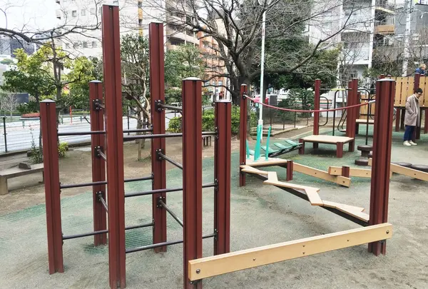 新しい遊具