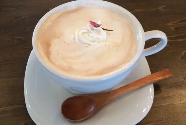 季節限定の「桜カフェオレ」でホッコリ