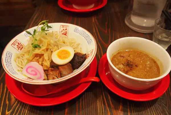 特撰煮干豚骨つけ麺