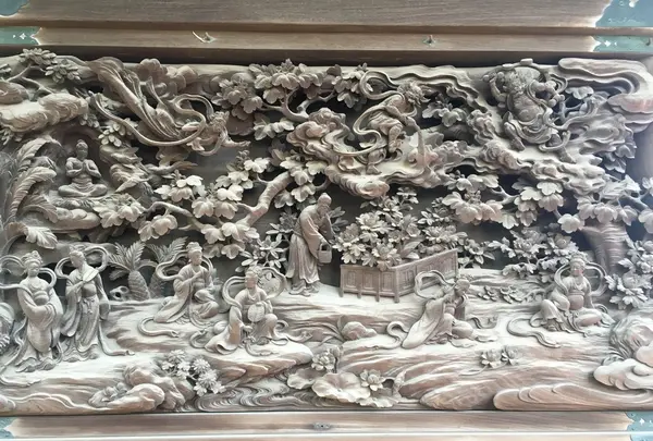 木の彫刻