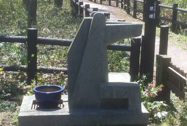 水飲み場も馬の形