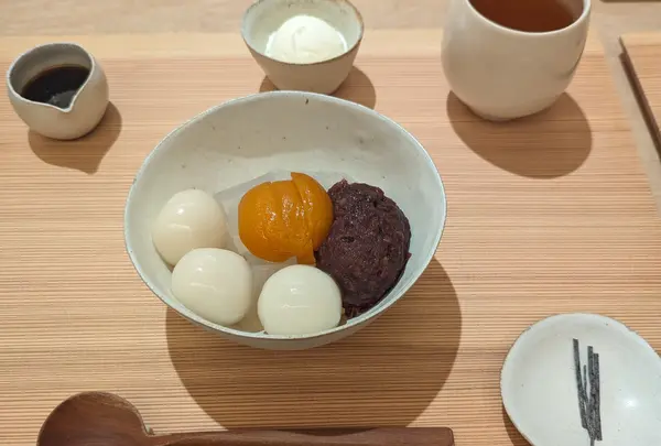 白玉あんみつ 。アイス追加     