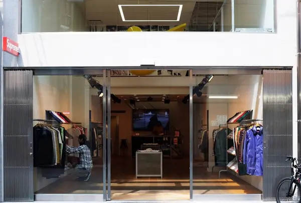 Supreme 大阪店の写真・動画_image_69288