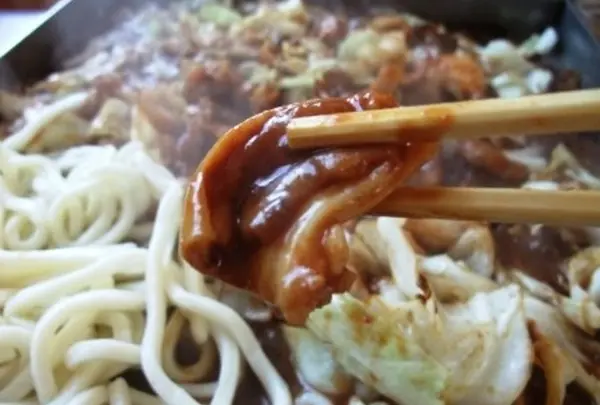 新鮮なホルモンとたっぷり野菜で