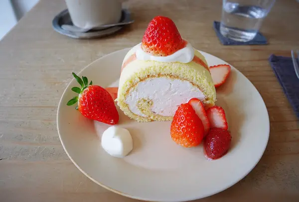 いちごのロールケーキパート２