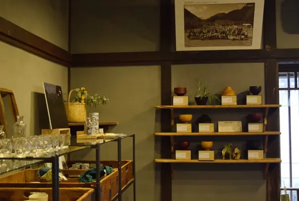 島根県の食品や食器なども