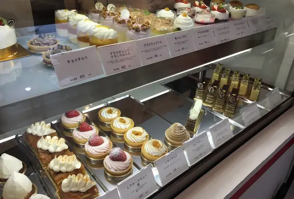 ケーキも