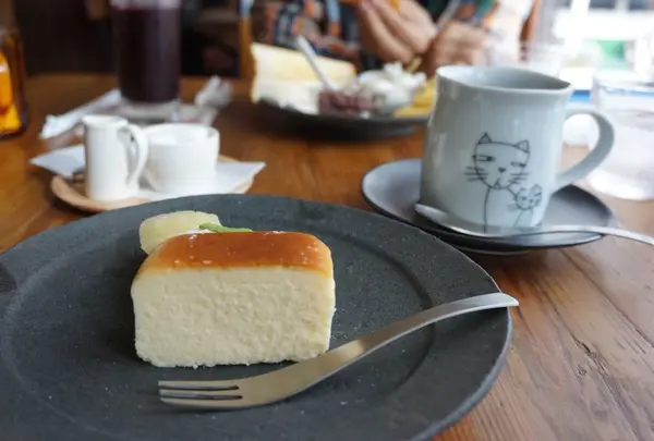 お店のトレードマーク .. 猫ちゃん♩