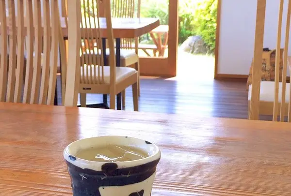 お天気がいい日は窓際が◎