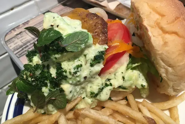 アボカドグリーンバーガー。