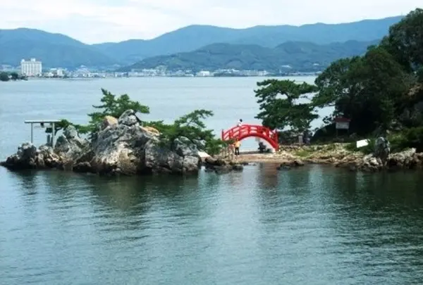 猪鼻湖神社