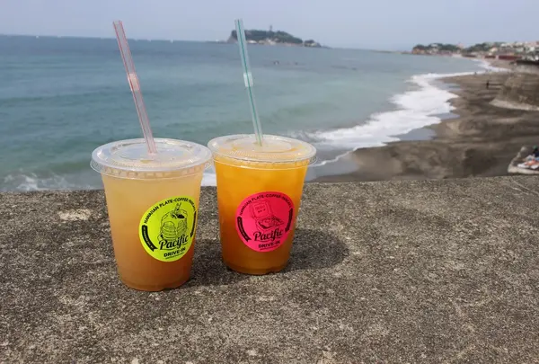 目の前の海を眺めながら