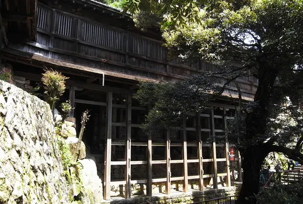 舟廊下の下側も忘れずに