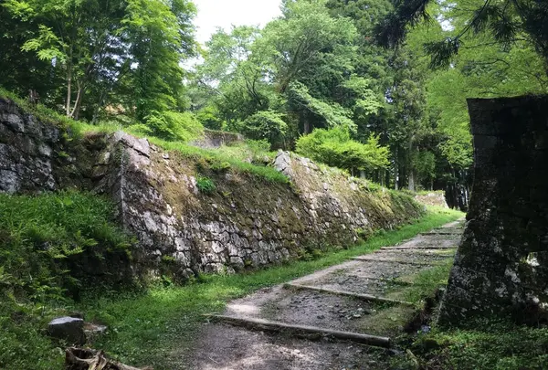 山城なので