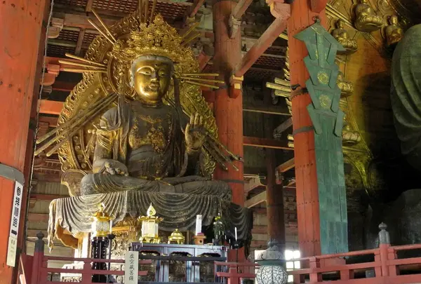 大仏様の両側には