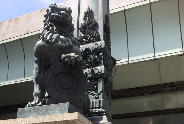 獅子・麒麟像