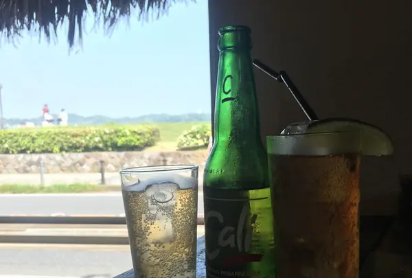 海が見えるカウンター席がお気に入り！
