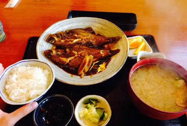 カレイの煮魚定食