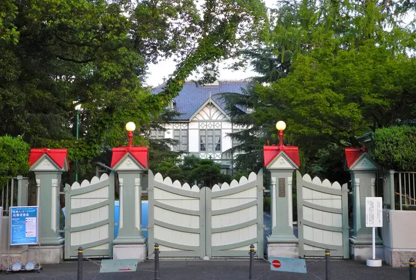 奈良女子大学
