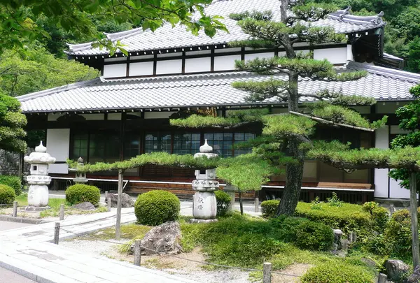 弓一筋に生きた武将です…！