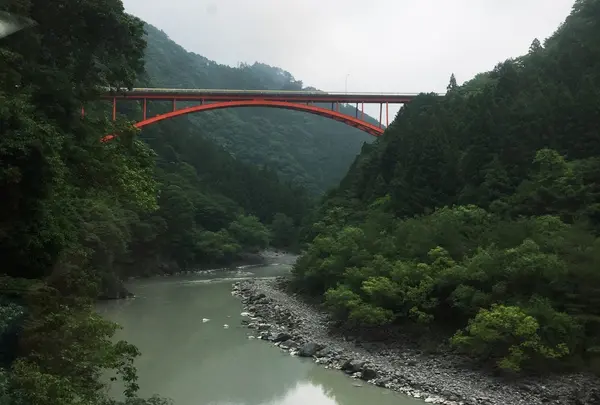 トロッコ列車の車窓から1