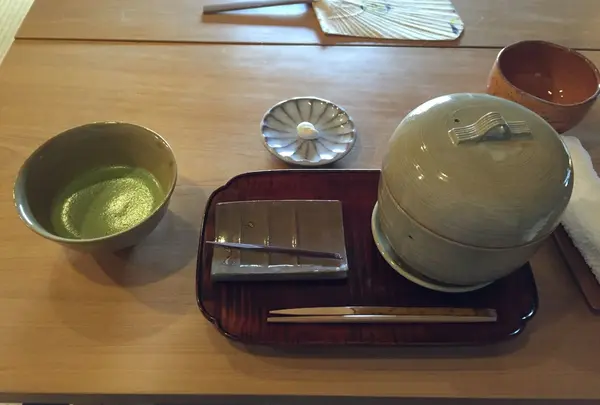 饅頭蒸しとお抹茶　900円（税抜）