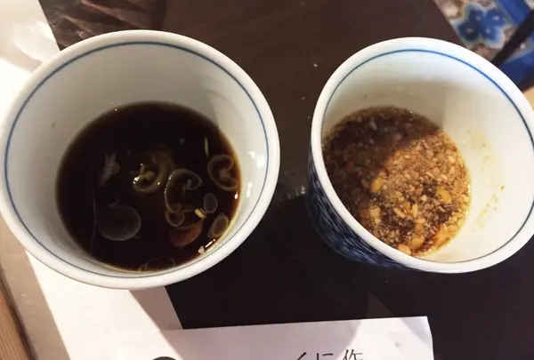 2種類のおつゆでいただきます。
